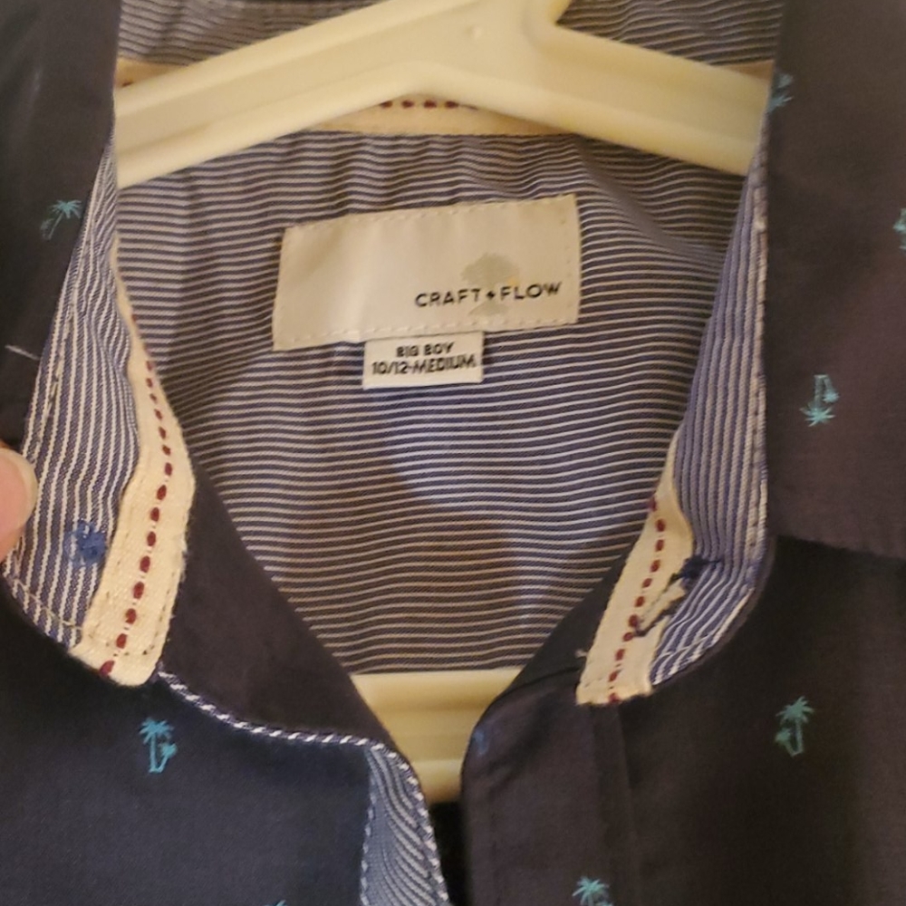 Boys button down🎀 - Picture 3 of 6